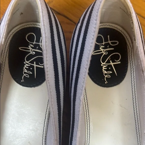 Life Stride Black&White Wedge Shoes - Picture 3 of 6